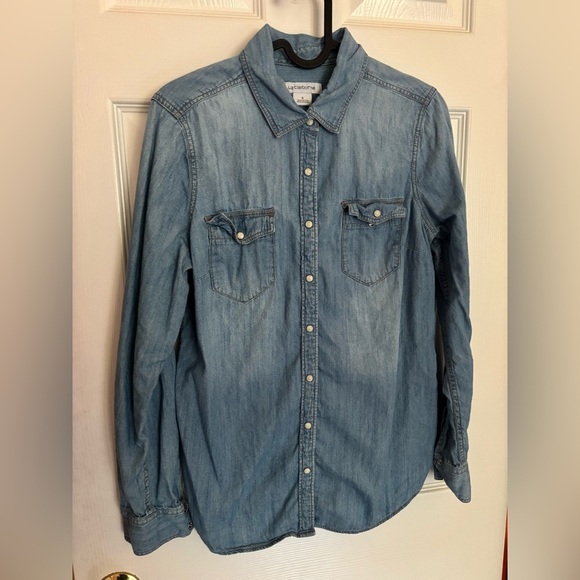Women’s Denim Shirt Bundle Size Small - Picture 2 of 8